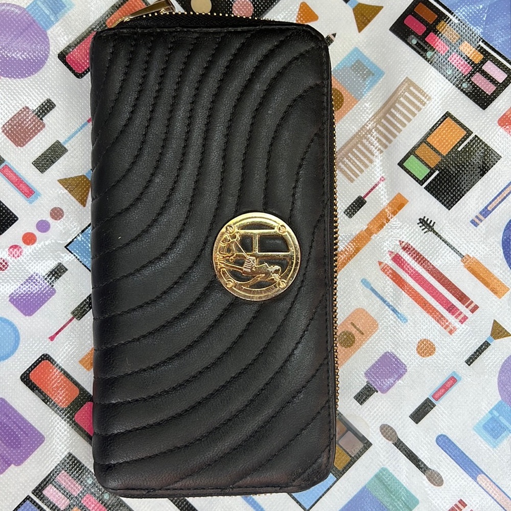 Henri Bendel leather wallet for women - Picture 2 of 16